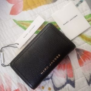 MARC JACOBS Bifold Compact Continental Wallet